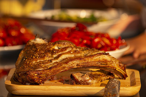 What are the nutritional value and effects of steak ribs?